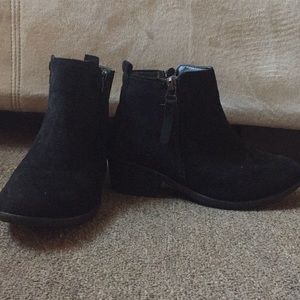 Girls boots